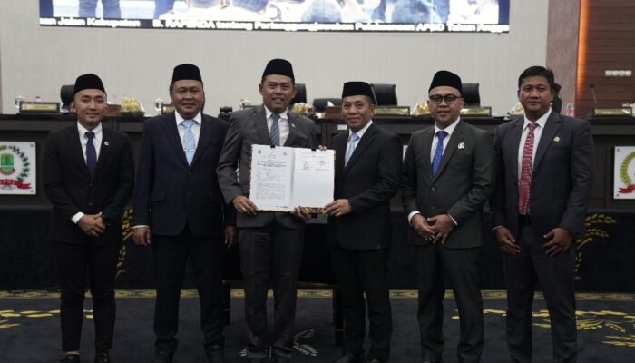 Gelar Rapat Paripurna, DPRD Karawang Bahas Penetapan Raperda