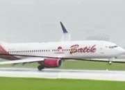 Pesawat Batik Air Nyaris Tergelincir di Soetta Akibat Cuaca Buruk
