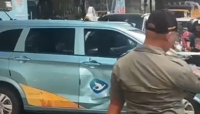 SUV Dinas Tabrak 6 Kendaraan di Utan Kayu, Dua Orang Luka-Luka