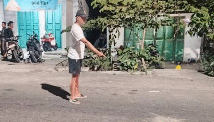 Ban Terselip di Celah Jalan, 2 Wanita Tewas Tertabrak di Benjeng