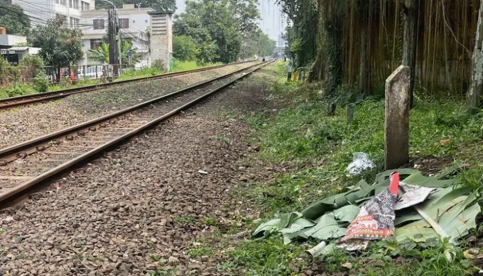 Nekat Terobos Palang, Pejalan Kaki Tewas Tertabrak Kereta di Jalan Braga