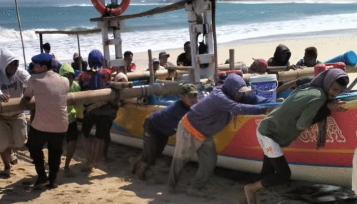 Misteri Perahu Karam Tanpa Awak dan Mesin di Garut, Pemilik Masih Dicari