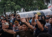 Jurnalis Antara Dipukul Polisi Saat Demo DPR, Kamera Rusak dan Tangan Luka