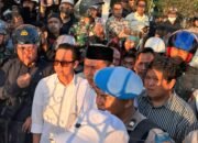 Takjub! Ketua DPRD Karawang Hadir Langsung Dengarkan Aspirasi Masyarakat di Depan Kerumunan Pendemo