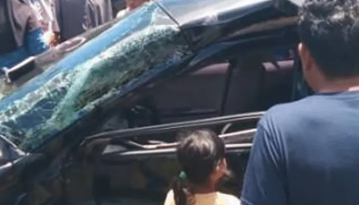 Tragis! Mobil Brio Tertabrak Kereta di Pariaman, Satu Keluarga Luka-Luka