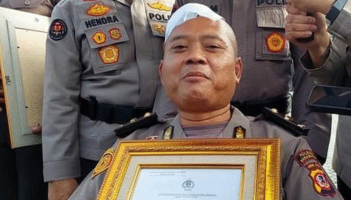 Dilempar Batu Saat Amankan Demo, Polisi Karawang Naik Pangkat usai Tempurung Kepala Retak