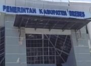 Atap Kantor Pemerintahan Terpadu Brebes Roboh, 3 Pekerja Terluka