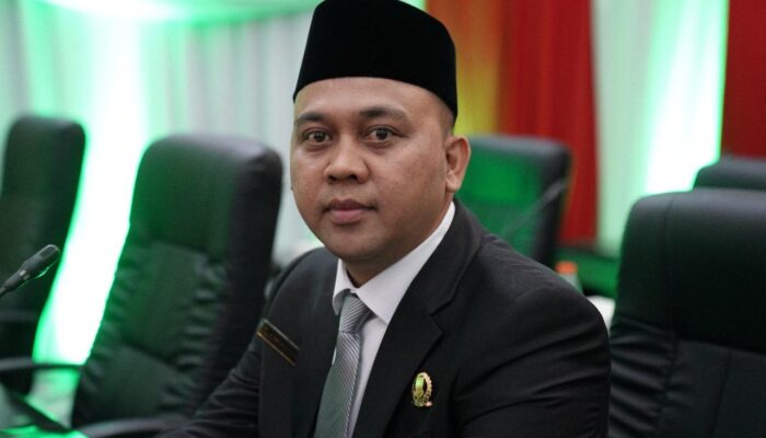 Bacakan Rekomendasi Badan Anggaran, Wakil Ketua DPRD Karawang Tegaskan Pesantren dan Madrasah Miliki Peran Penting