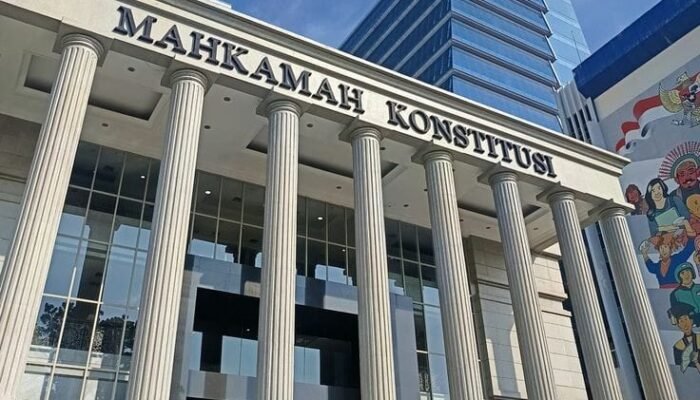 Tolak Tunjangan Pensiun DPR Seumur Hidup, Dosen dan Mahasiswa UII Ajukan Gugatan ke MK