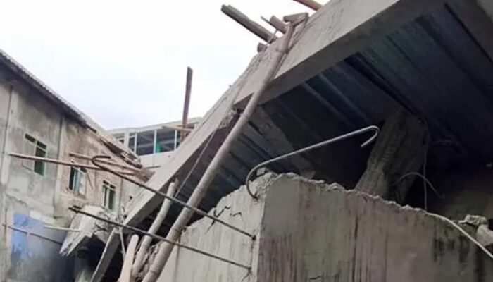 Santri Dilibatkan dalam Pembangunan, Musala Ponpes Sidoarjo Ambruk saat Salat