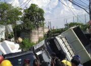 Truk Terjun dari Tol Tangerang–Merak di Serang, 5 Orang Alami Luka Berat