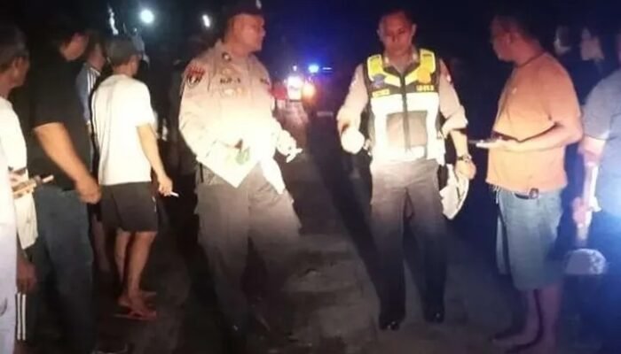 Nahas! Empat Orang Tewas usai Motor Tergelincir dan Ditabrak di Sragen