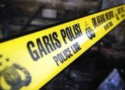 Polisi Evakuasi Dua Kerangka Hangus dari Gedung ACC, Diduga Korban Kebakaran