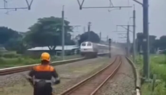 KA Bangunkarta Tabrak Mobil dan Motor di Sleman, 3 Orang Tewas dan 4 Luka-Luka