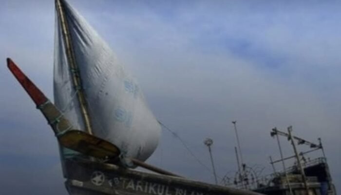 Kapal Pembawa 100 Imigran Terbalik di Malaysia, 7 Tewas dan 13 Selamat