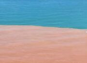 Air Laut Dua Warna Muncul di Pantai Baron, Begini Penjelasannya