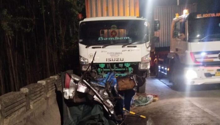 Kecelakaan Beruntun di Akses Marunda, Pengemudi Bajaj Alami Luka Berat