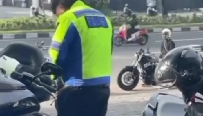 Pakai Jaket Polantas Saat Naik Harley, Pemuda di Bali Diamankan Polisi