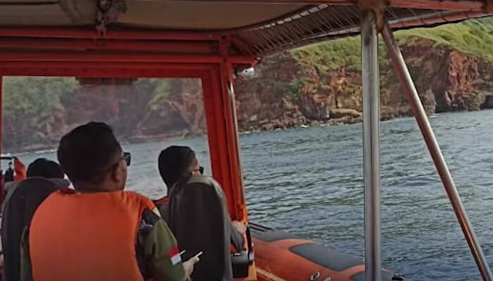 KM Putri Sakinah Tenggelam di Labuan Bajo, 4 WMA Masih Dicari