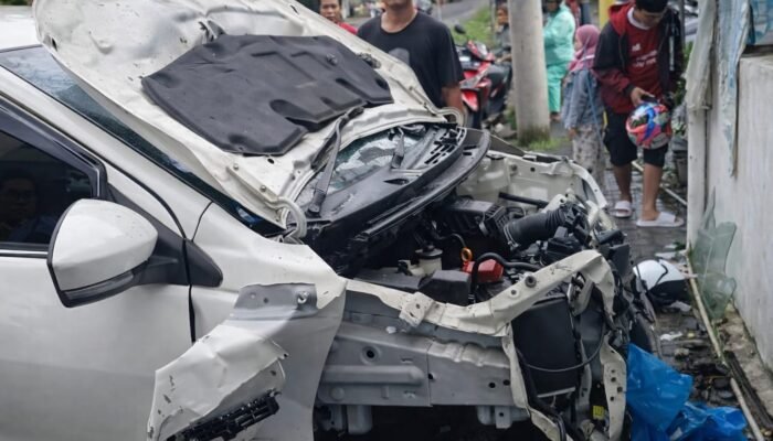 Nahas! Pejalan Kaki Tewas usai Terseret Mobil di Cilewo