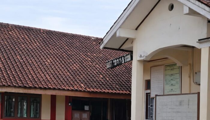 Nahas! Ruangan Kelas SDN Telukbuyung II Hampir Semua Tergenangi Air