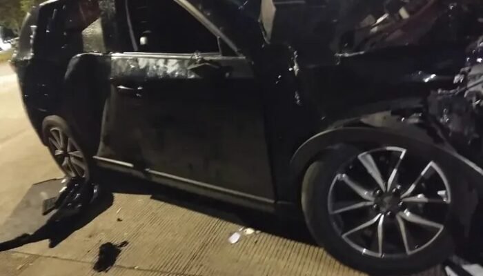 SUV Mazda CX-5 Tabrak Motor dan Pejalan Kaki, Ini Kronologinya