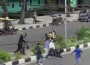 Bentrokan Berdarah Antarormas Terjadi di Depan PS Mall Palembang