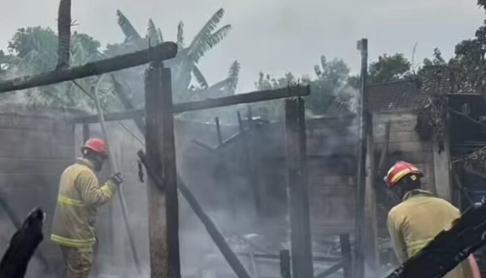 Rumah Warga di Pogalan Trenggalek Terbakar, Diduga Akibat Korsleting Listrik