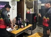 Polisi Gerebek Dua Warung Penjual Miras di Dukun Gresik