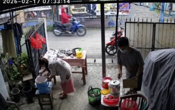 Nahas! Uang Jutaan Nenek Penjual Nasi Uduk Dicuri Pembelinya Sendiri