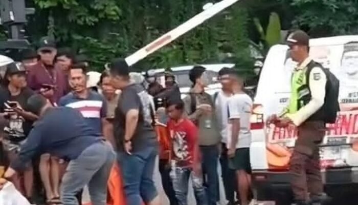 Atur Perlintasan Kereta, Seorang Pria Tersambar KRL di Perlintasan Kebon Pedes Bogor