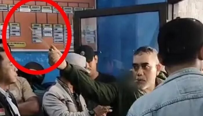 Protes Penggusuran PKL Berujung Ricuh, Pimpinan Ormas di Makassar Diamankan Polisi