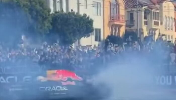 Mobil RB7 Terbakar Saat Showrun, Diduga karena Overheating