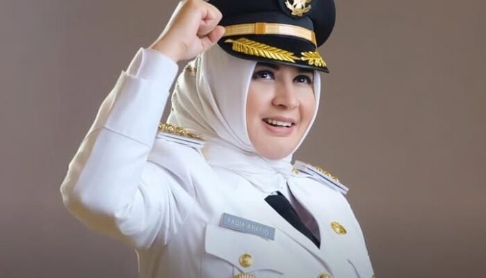 KPK Tahan Bupati Pekalongan, Diduga Atur Proyek Melalui Perusahaan Keluarga