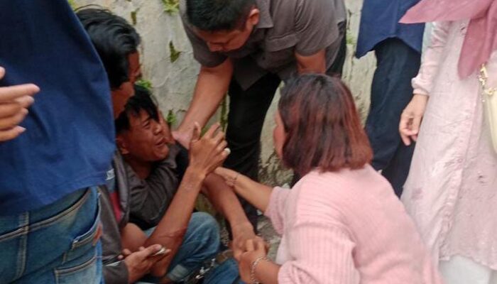 Keren! Kang Jitang Turun Langsung Jemput Warga Karawang Korban Kecelakaan di Majalengka