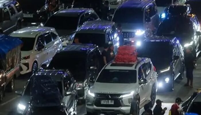 Jelang Lebaran 2026, Pelabuhan Merak Mulai Dipadati Pemudik dengan Mobil Pribadi