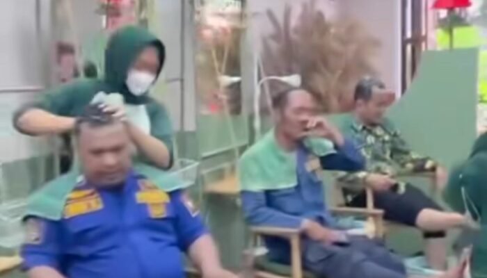 Bantu Buka Pintu Salon, Damkar di Serang Dapat Hadiah Creambath Gratis