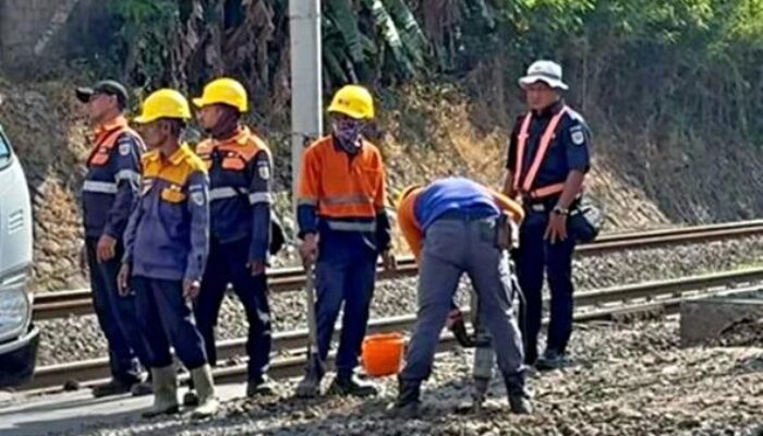 Pasca Tabrakan KA Argo Bromo Anggrek, KAI Pasang Palang Pintu di Bekasi Timur