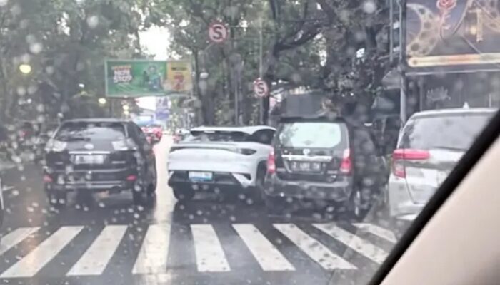 Usai Viral Joget, Pemilik SPPG Batujajar Kembali Disorot akibat Parkir Liar