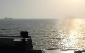 Melanggar Blokade, Kapal Iran Dilumpuhkan Militer AS di Teluk Oman