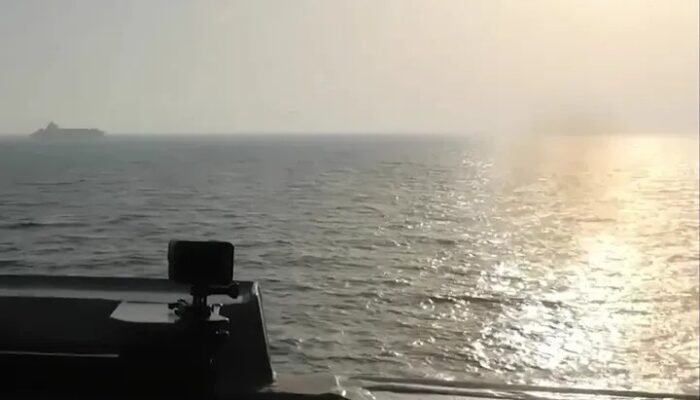 Melanggar Blokade, Kapal Iran Dilumpuhkan Militer AS di Teluk Oman