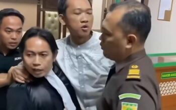 Usai Sidang, Terdakwa Pembunuhan Satu Keluarga di Indramayu Bantah Tuduhan