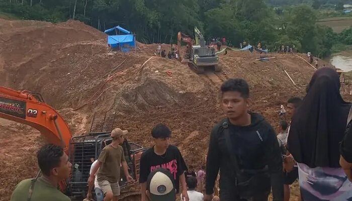 Tambang Emas Ilegal di Sijunjung Longsor, 9 Penambang Tewas Tertimbun
