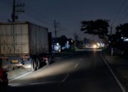 Tragis! Pengendara Motor Asal Lamongan Tewas Usai Hantam Truk Trailer