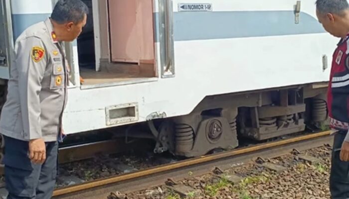 KA Jaka Tingkir dan KA Serayu Tergelincir di Stasiun Pasar Senen, Perjalanan Kereta Terganggu