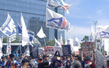 Ribuan Pegawai Indomaret Demo di Menara Indomaret, Protes Upah Lembur Diganti Libur