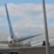 Pesawat United Airlines Tabrak Tiang dan Truk Saat Mendarat di New Jersey