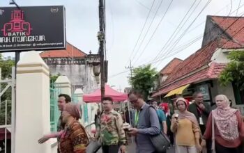 Ratusan Dokter IDI Jatim Jelajahi Wisata Budaya Gresik, Kunjungi Rumah Batik Gajah Mungkur