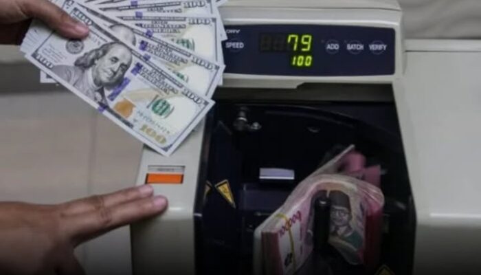 Rupiah Ditutup Melemah ke Rp17.529, IHSG Turut Terkena Imbas