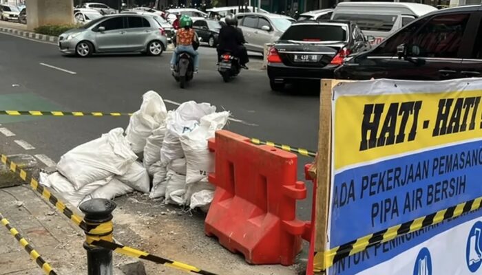 Terkena Semburan Api Kabel Tegangan Tinggi, Dua Pekerja Galian di Jakarta Selatan Dilarikan ke RS